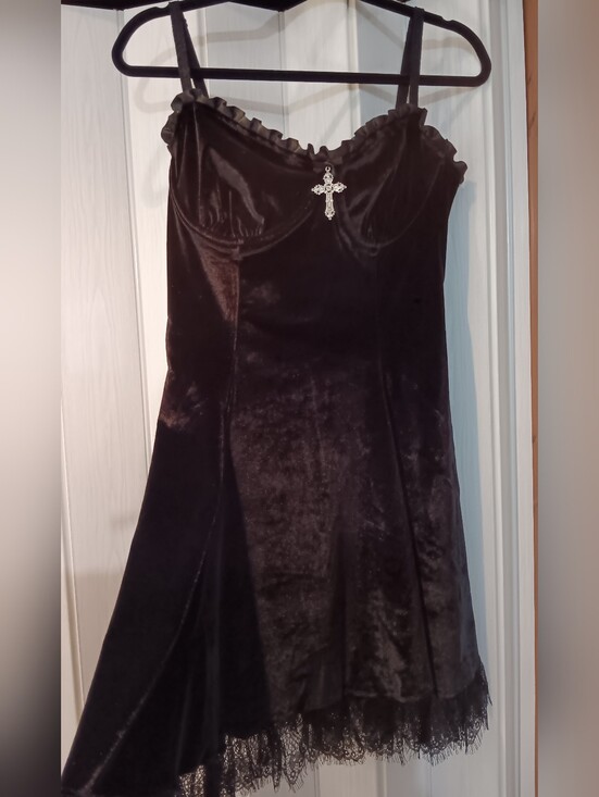 widoww Dresses & Skirts - Mini Velvet Dress (New)